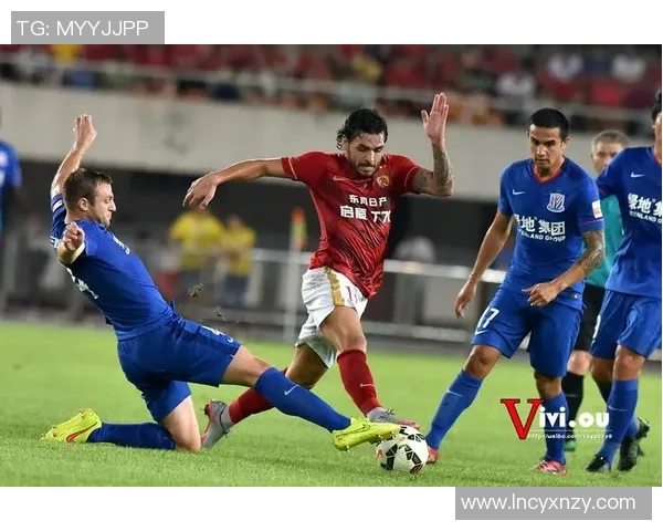 2016赛季恒大与申花巅峰对决回顾及精彩瞬间分析